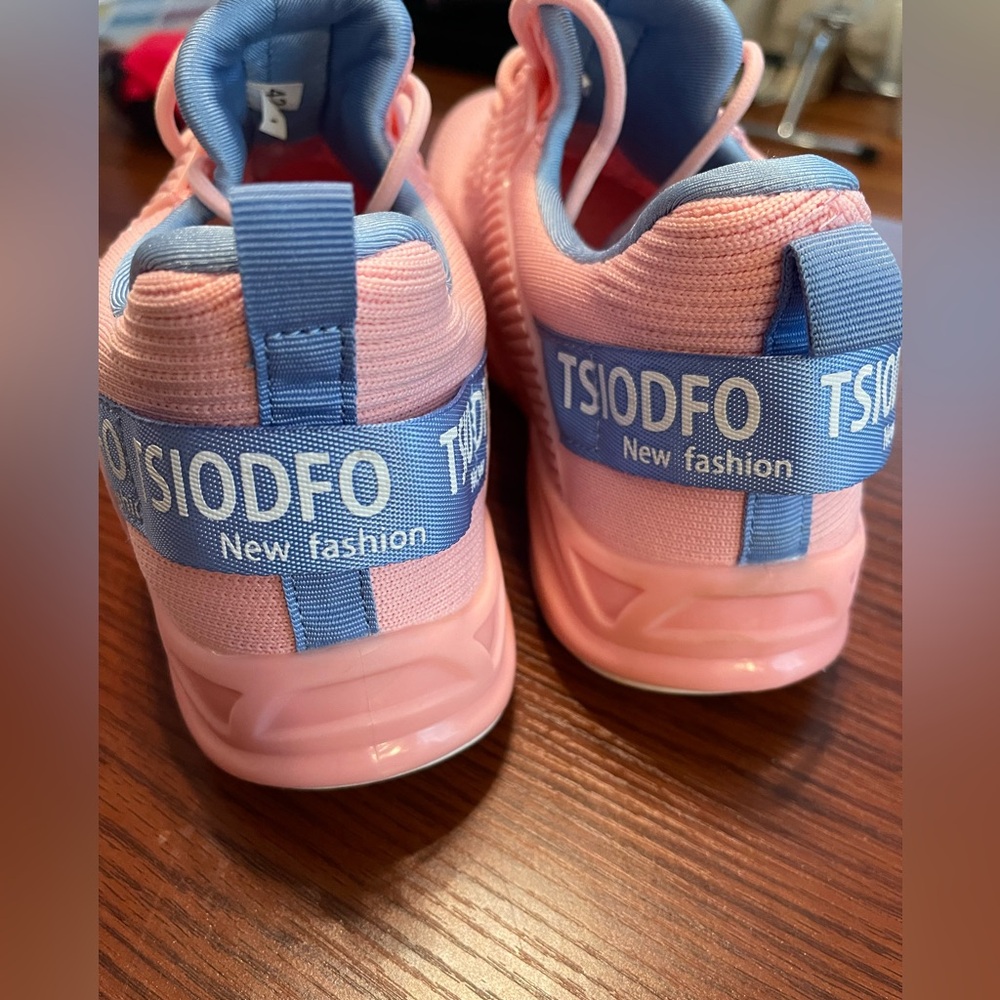 NEW Pink Tsiodfo Running Shoes - Picture 3 of 5